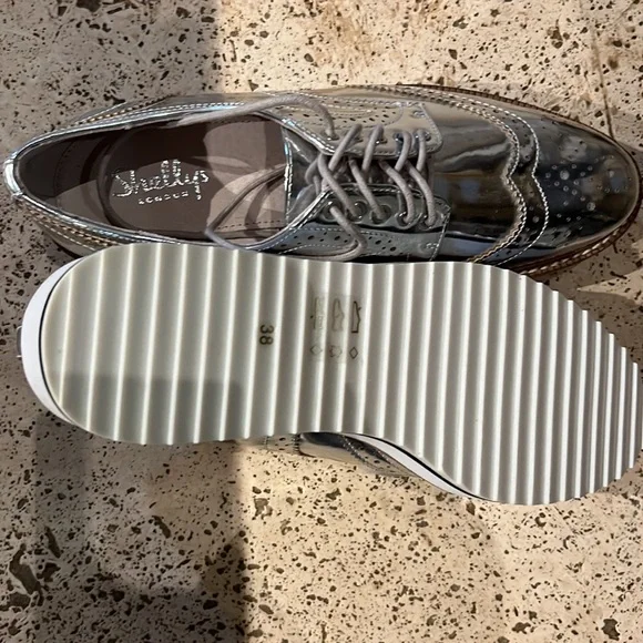 Brand new silver Shelley shoes!!! Cutest ever!! - Picture 4 of 5